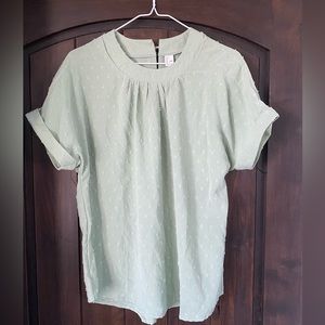 Light green blouse. Like new. size Large